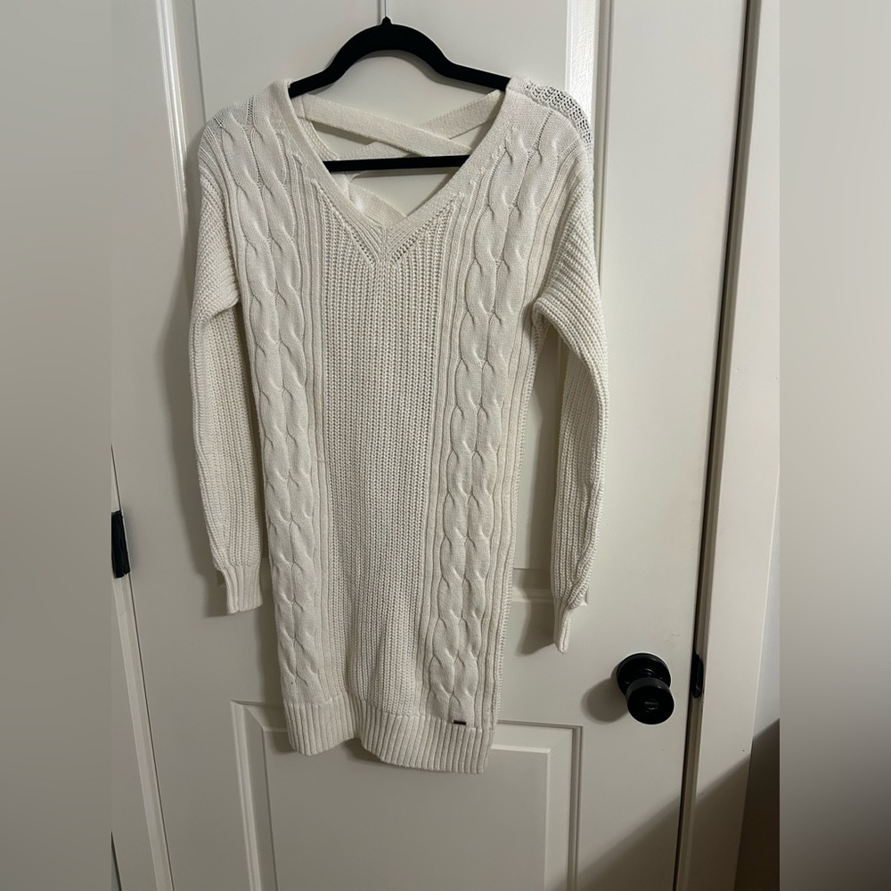 Hollister V-Neck Cable Knit Sweater With Cross Back